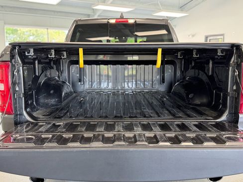 Used 2025 RAM 1500 Laramie AWD/4WD image 38