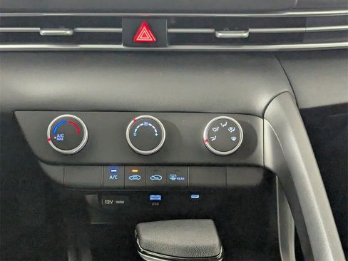 New 2025 Hyundai Elantra SE image 20