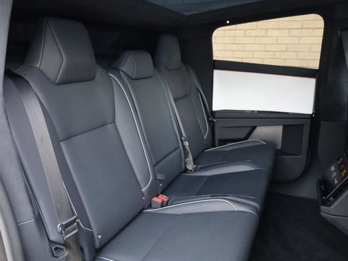Used 2024 Tesla Cybertruck AWD Crew Cab image 24