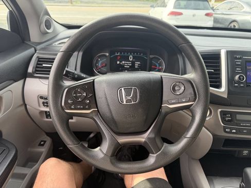 Used 2019 Honda Pilot LX image 34