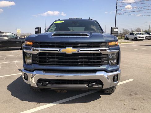 Used 2025 Chevrolet Silverado 2500 LT image 8