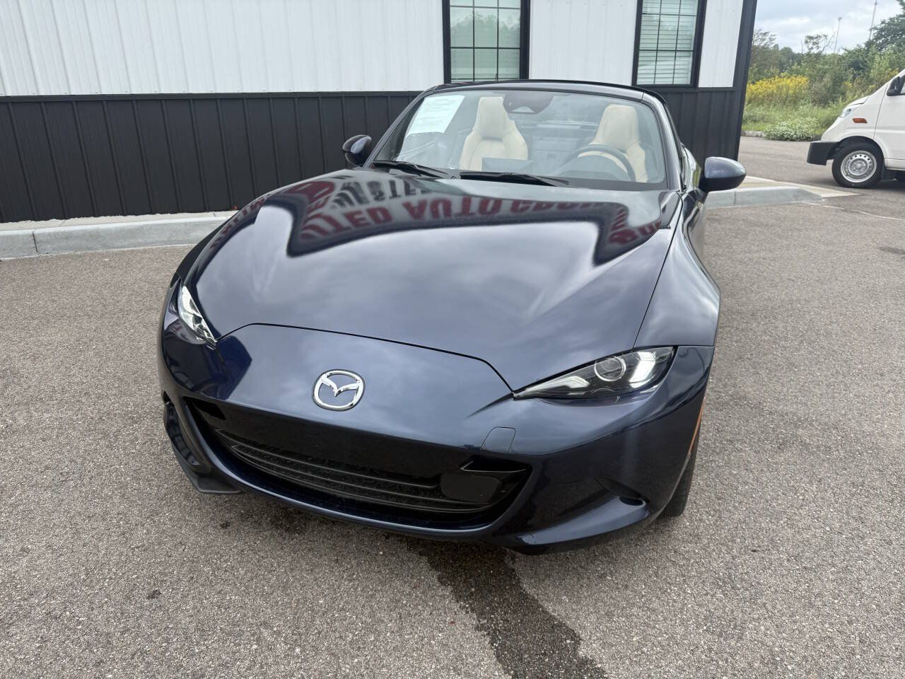 Used 2025 MAZDA MX-5 Miata RF Grand Touring RWD image 3