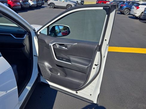 Used 2025 Toyota RAV4 XLE w/ Convenience Package AWD/4WD image 18