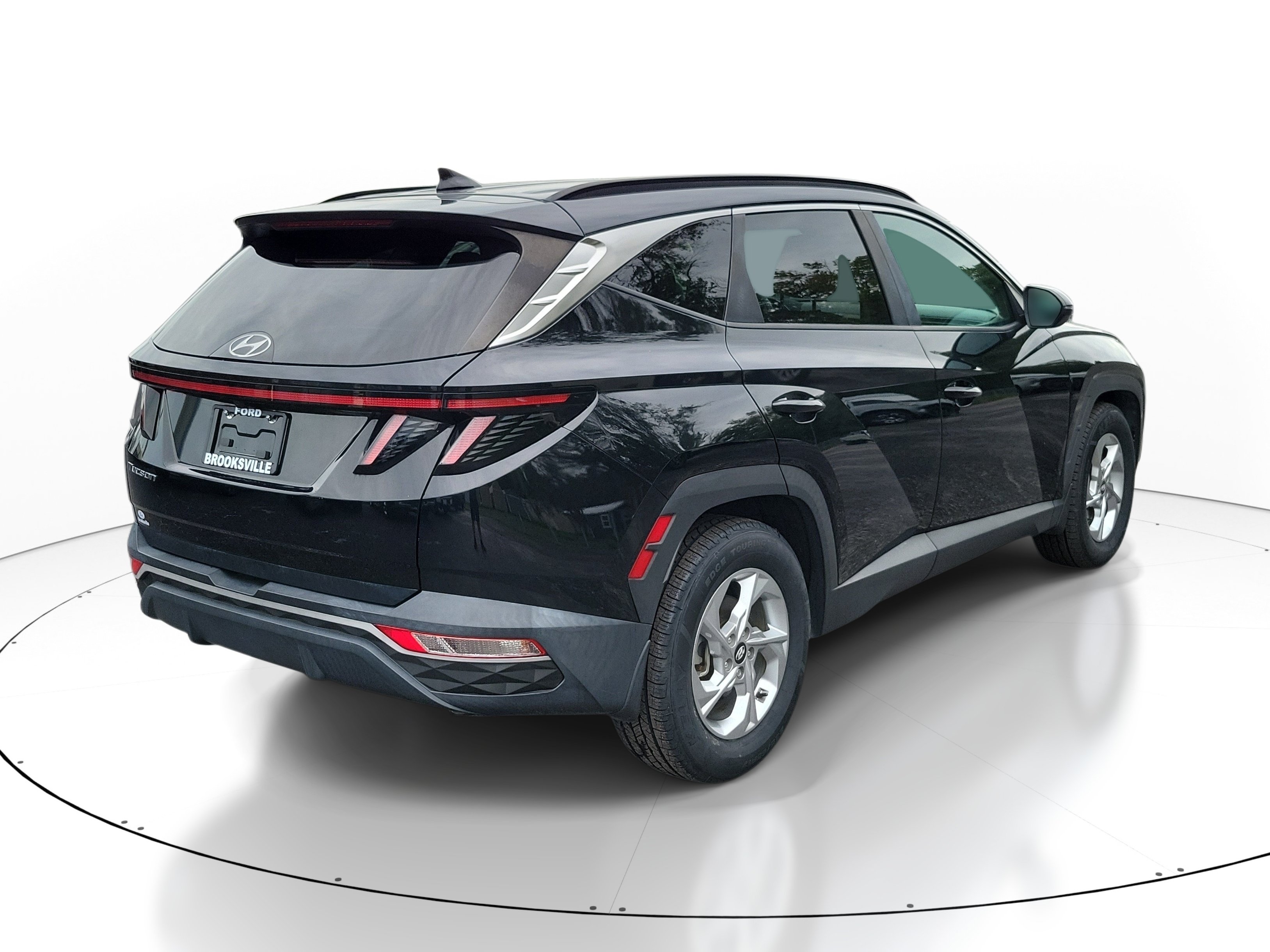 Used 2022 Hyundai Tucson SEL FWD image 2