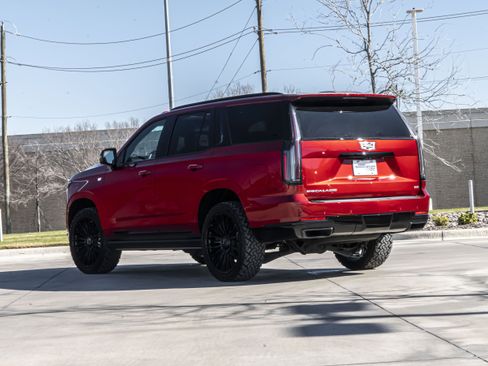 Used 2025 Cadillac Escalade Sport Platinum image 3