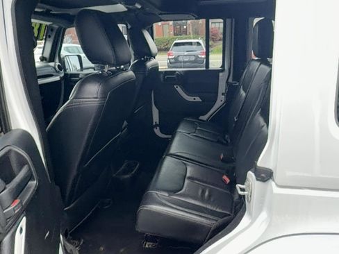 Used 2018 Jeep Wrangler Unlimited Sahara w/ Dual Top Group image 13