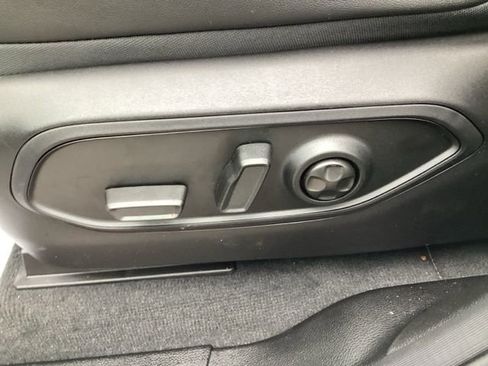 New 2025 Jeep Grand Cherokee Altitude image 24