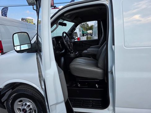 Used 2019 GMC Savana 3500 Extended w/ Driver Convenience Package image 12