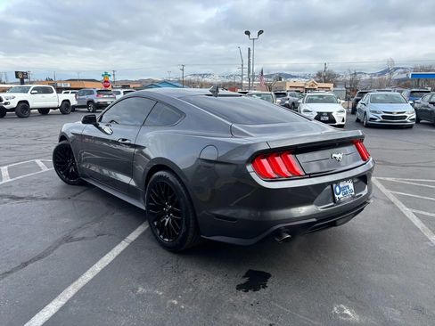 Used 2020 Ford Mustang Coupe image 3
