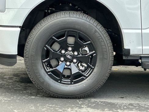 New 2025 Ford F150 Lightning XLT image 25