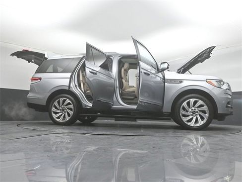 Used 2022 Lincoln Navigator Reserve image 49