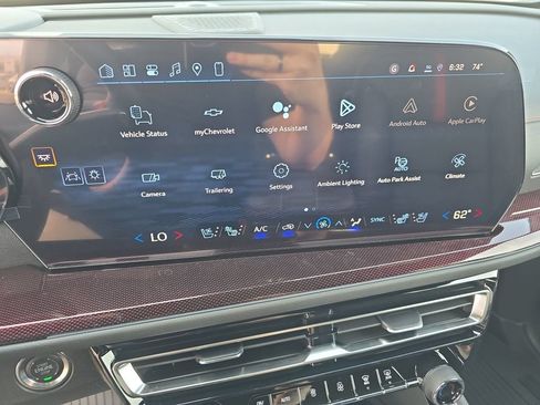New 2026 Chevrolet Traverse RS w/ LPO, Floor Liner Package AWD/4WD image 21