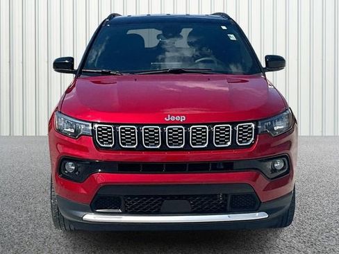 Used 2025 Jeep Compass Limited image 3