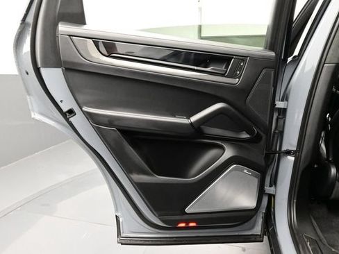 Certified 2024 Porsche Cayenne Turbo GT AWD/4WD image 13