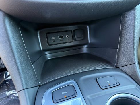 Used 2024 Chevrolet Equinox LT AWD/4WD image 22