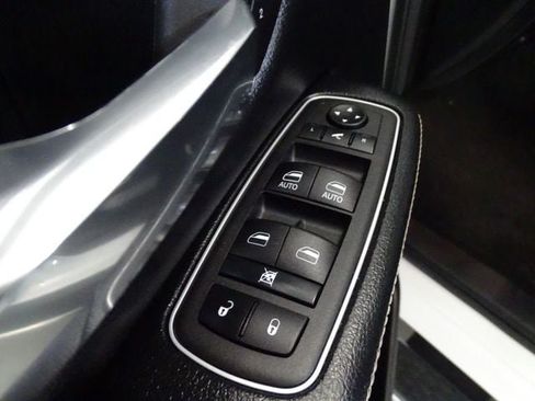Certified 2023 RAM 1500 Laramie AWD/4WD image 10