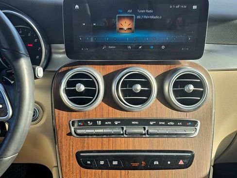 Certified 2022 Mercedes-Benz GLC 300 4MATIC image 36