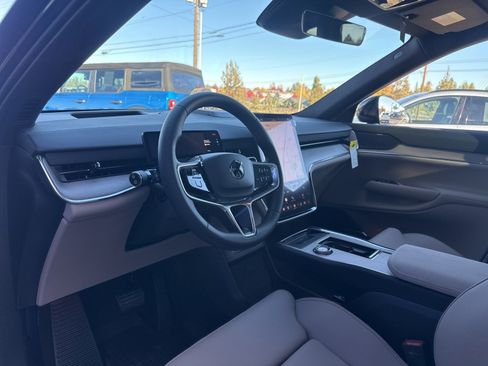 New 2025 Volvo EX90 Ultra image 8