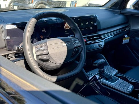 New 2026 Kia Sportage X-Line w/ X-Line Premium Package image 12