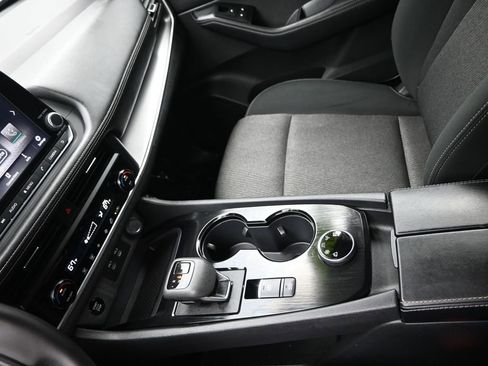 Used 2025 Nissan Rogue SV image 19