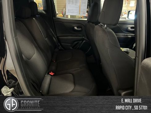 Used 2023 Jeep Renegade Latitude AWD/4WD image 35