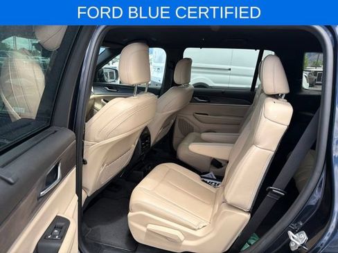Used 2023 Jeep Grand Cherokee L Limited w/ Luxury Tech Group II AWD/4WD image 27