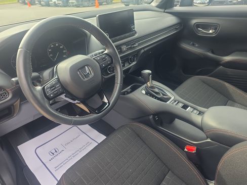 Used 2024 Honda HR-V Sport image 10