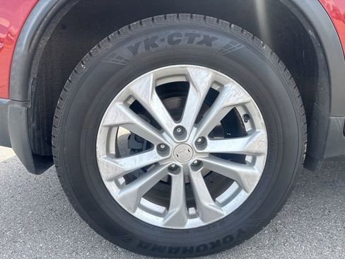 Used 2016 Nissan Rogue SV image 6