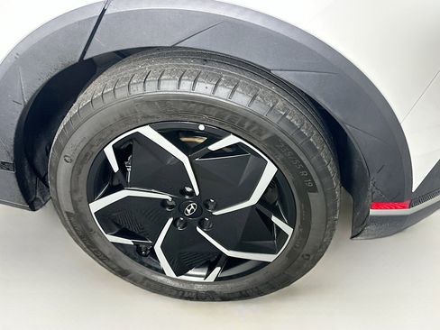 Used 2024 Hyundai Ioniq 5 SEL image 11