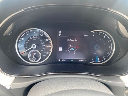 Used 2025 Genesis GV70 2.5T AWD/4WD image 14