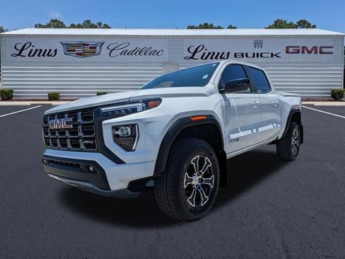 Certified 2025 GMC Canyon AT4 w/ AT4 Premium Package AWD/4WD image 8