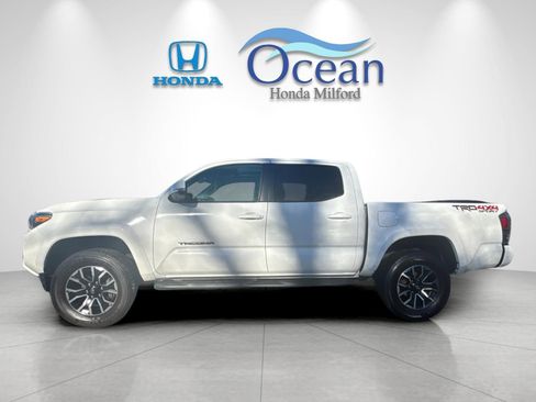 Used 2023 Toyota Tacoma TRD Sport w/ TRD Premium Sport Package AWD/4WD image 6