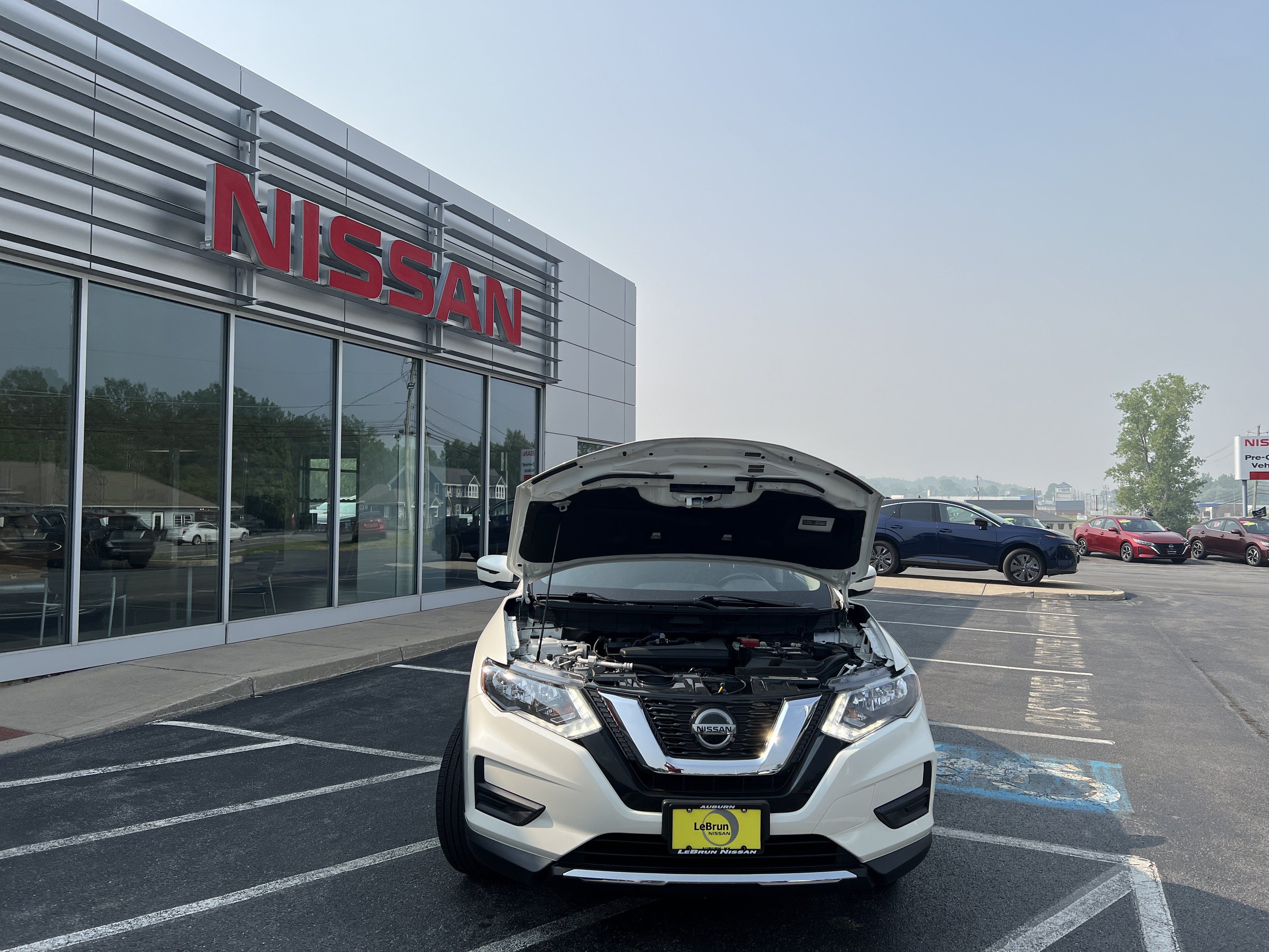 Used 2020 Nissan Rogue SV AWD/4WD image 17
