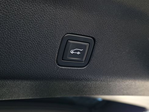 Used 2021 Cadillac Escalade Premium Luxury w/ Driver Assist Tech Package image 10