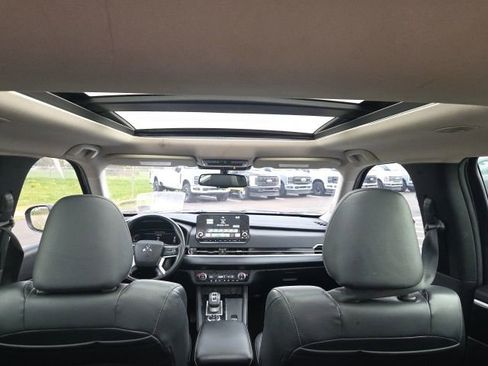 Used 2022 Mitsubishi Outlander SE image 13