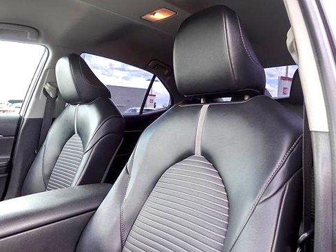 Used 2023 Toyota Camry SE FWD image 10