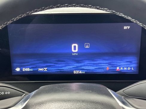 Used 2025 Chevrolet Traverse LT w/ Driver Confidence Package AWD/4WD image 25