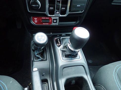 Used 2023 Jeep Wrangler Unlimited Rubicon 4xe w/ Cold Weather Group AWD/4WD image 18