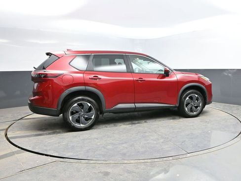 Used 2025 Nissan Rogue SV image 10