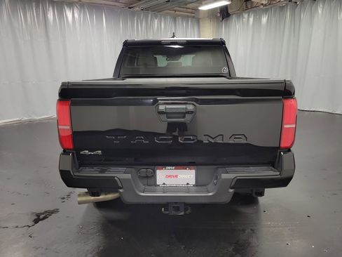 Used 2025 Toyota Tacoma SR5 image 7