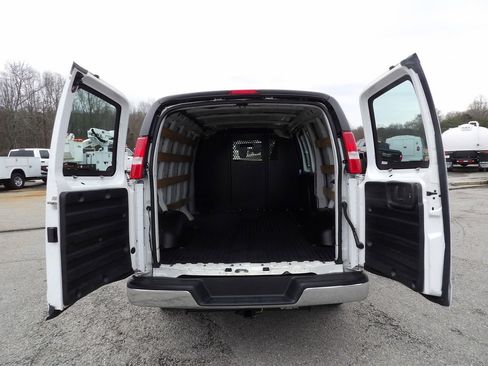 Used 2022 Chevrolet Express 2500 w/ Driver Convenience Package image 40