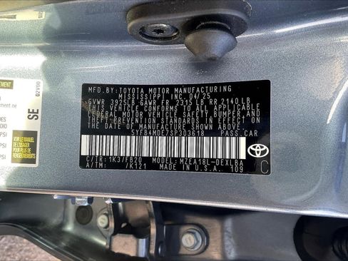 Used 2025 Toyota Corolla LE FWD image 30