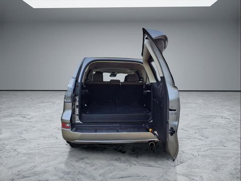 Used 2023 Lexus GX 460 Premium image 10