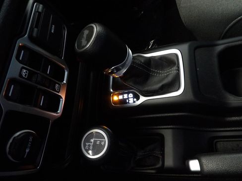 Used 2024 Jeep Wrangler Unlimited Sport AWD/4WD image 33