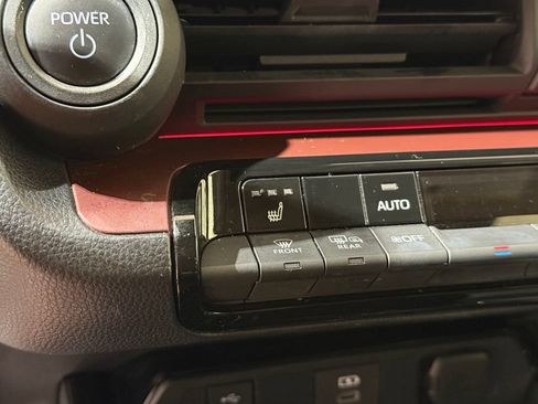Certified 2024 Toyota Prius Prime FWD image 29