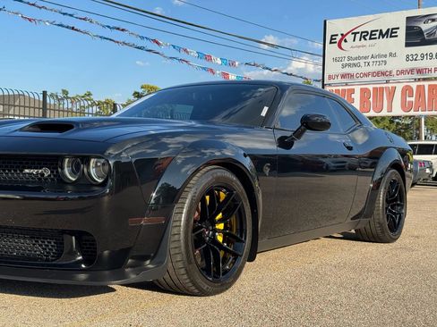 Used 2019 Dodge Challenger SRT Hellcat Redeye image 12