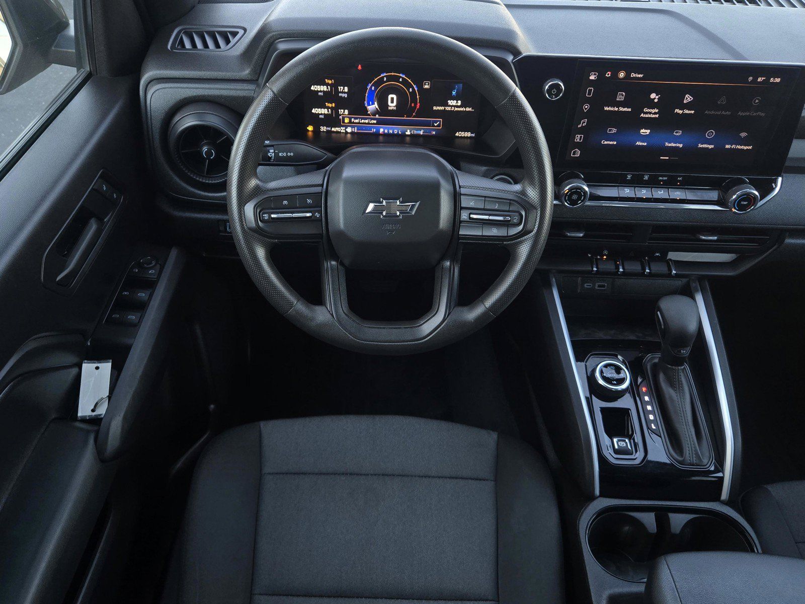 Used 2024 Chevrolet Colorado Trail Boss w/ Technology Package AWD/4WD image 10