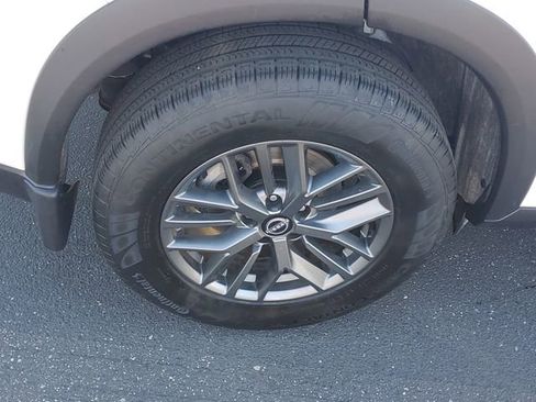 Used 2023 Nissan Rogue FWD image 5