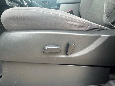 Used 2024 Nissan Frontier SV image 22