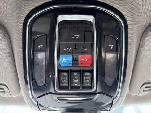 Used 2022 Jeep Grand Wagoneer Series I AWD/4WD image 54